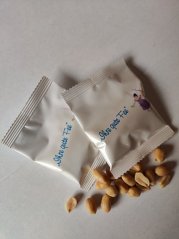 Salted peanuts in a 12g bag