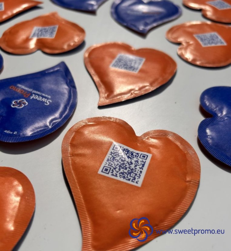 Heart-shaped promotional sugar with your own print. Originally packaged sugar for coffee and tea, suitable for hotels, restaurants, corporate events and catering, trade fairs and conferences.