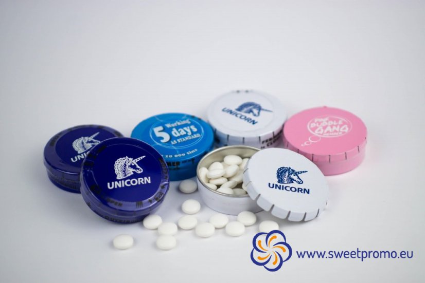 Candy in clic clac box